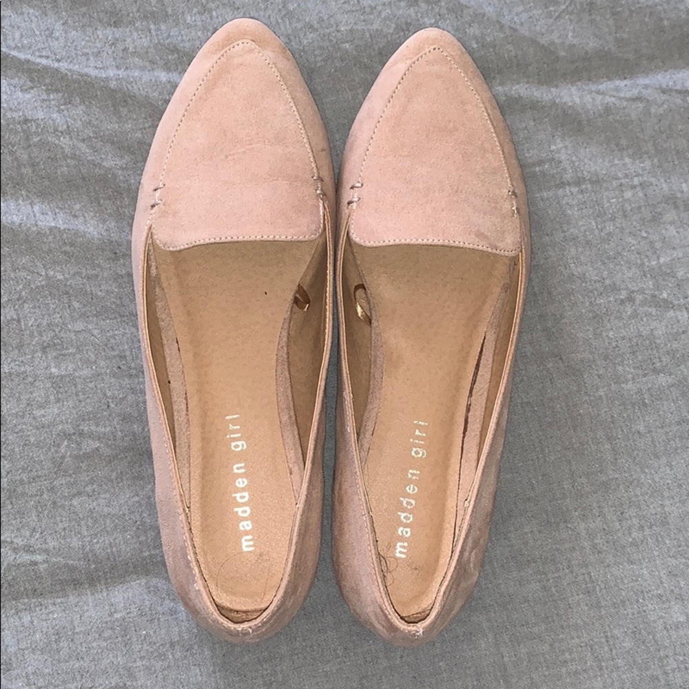 Blush pink pointy toed flats